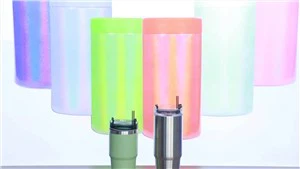 แก้วกาแฟขนาด 30 ออนซ์ของเราประดิษฐ์ขึ้นจากที่สูง